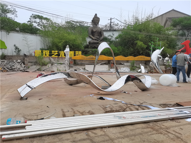 南京不锈钢镜面雕塑制作案例
